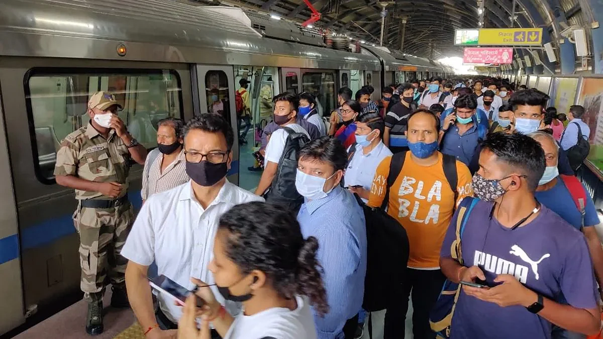 delhi metro blue line service