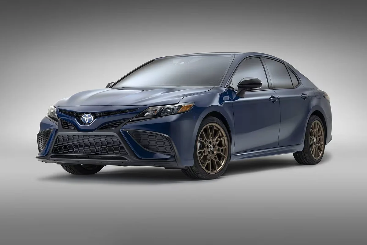 2023 toyota camry hybrid sedan se nightshade fq oem 1 1600