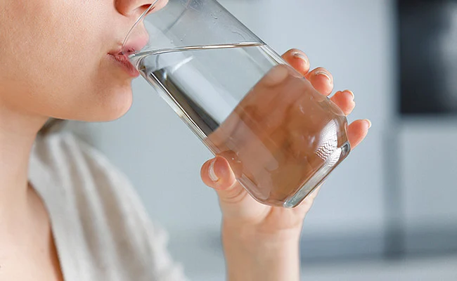 089qdk1gbenefits of drinking water before