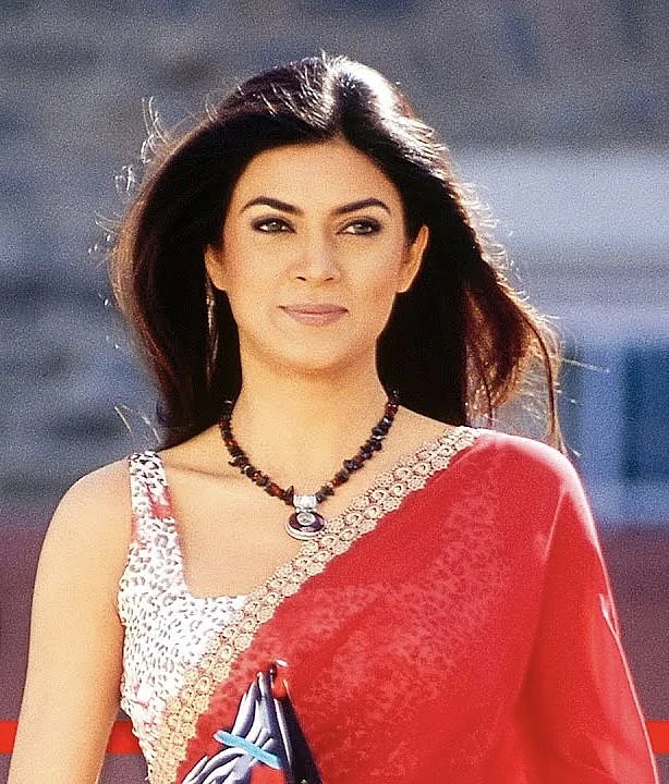 Sushmita Sen in red saree Main Hoon Naa