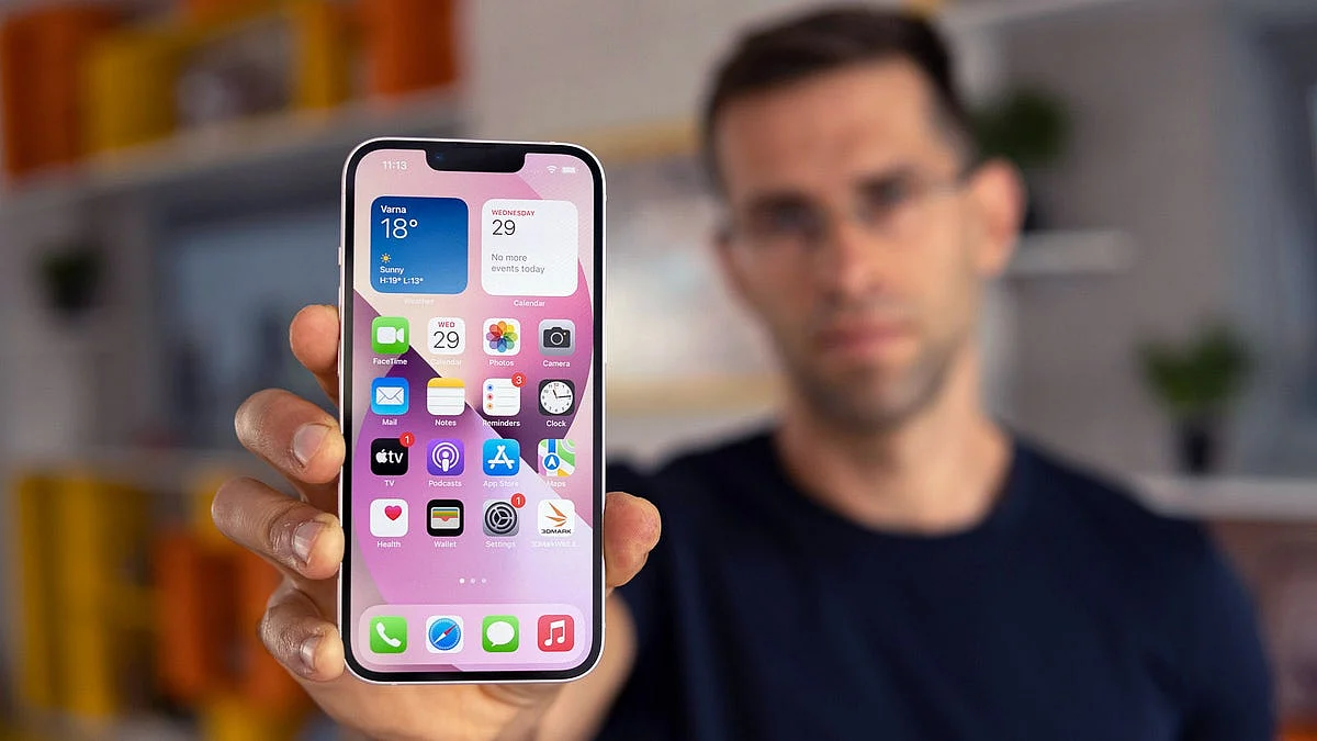 iPhoneee4