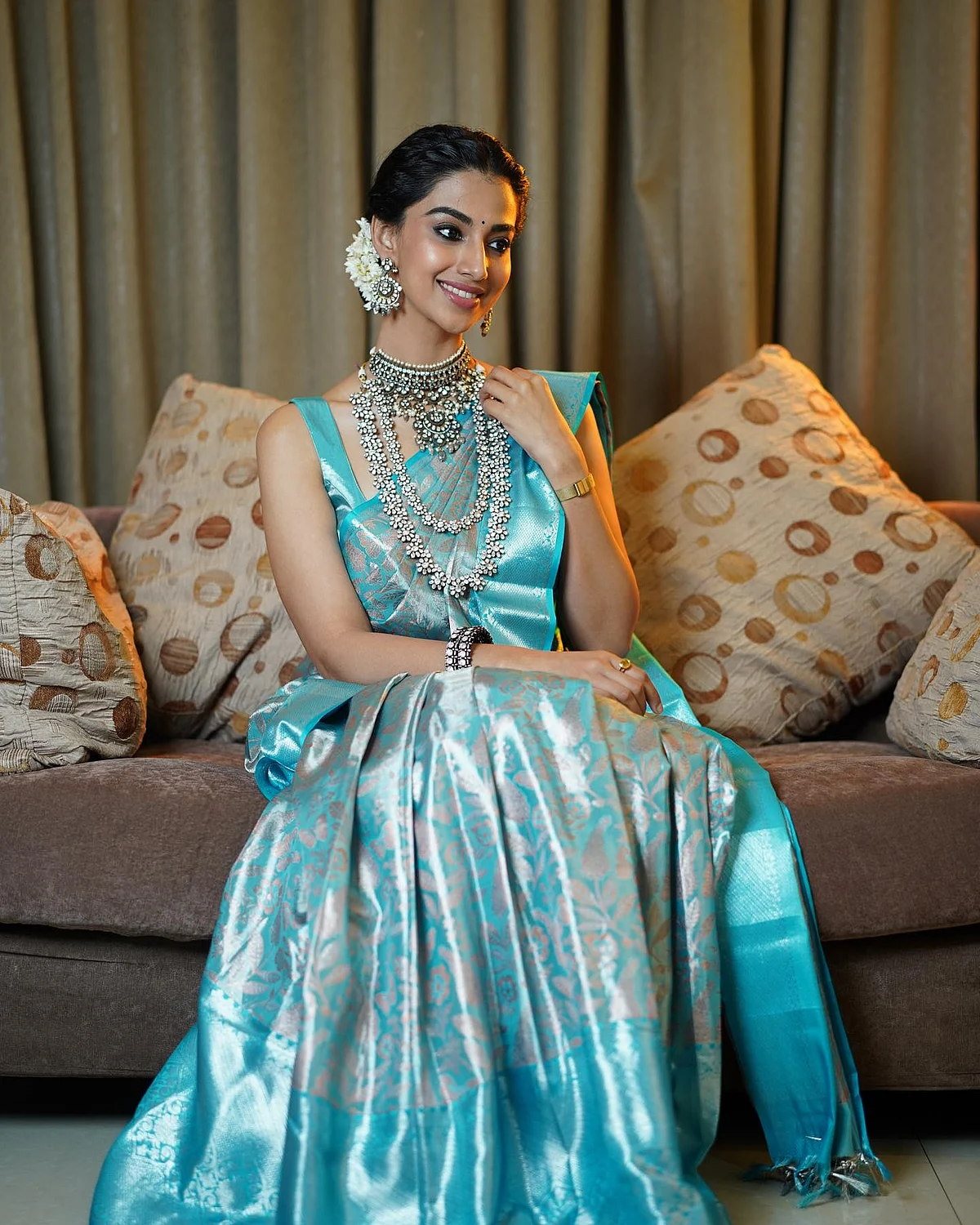 meenakshichaudhary006170615914632878236759673876192958685037