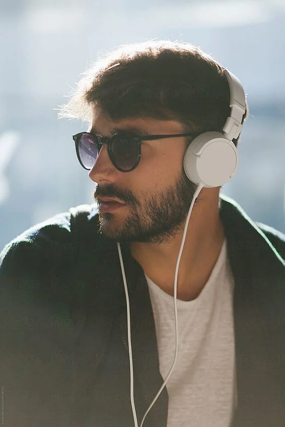 HEAD PHONE