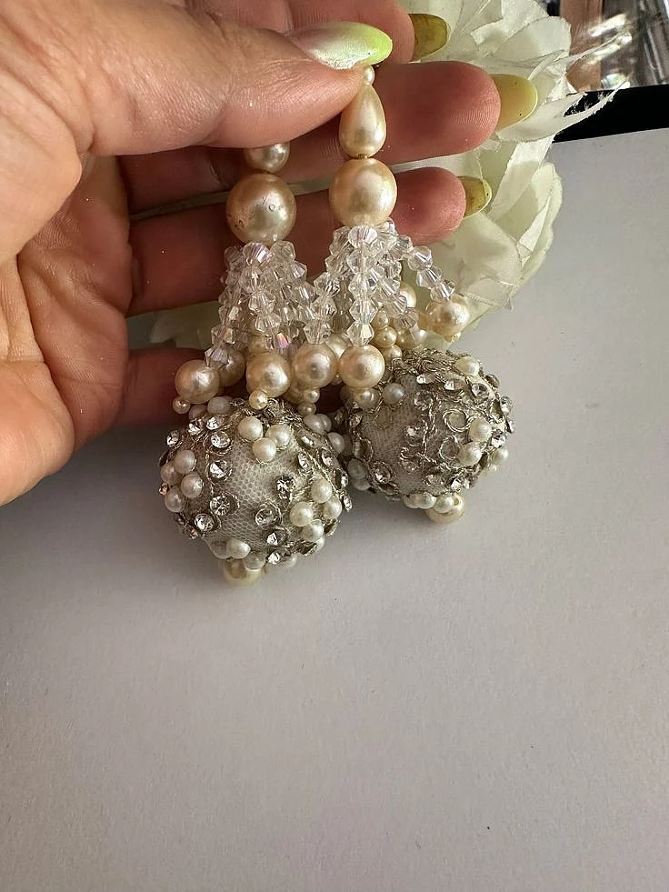 Shiny pearl latkan