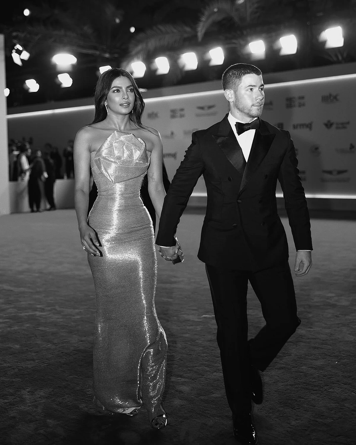 priyankachopra17340469713521763710306927162178537482
