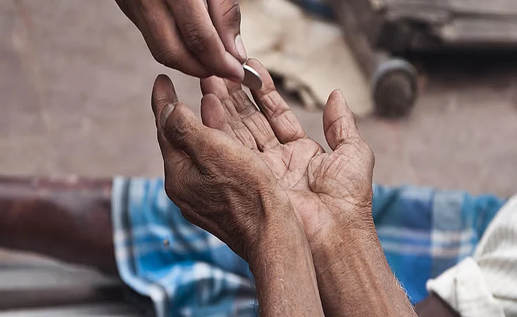 richest beggar 1476776627