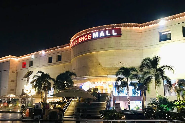 Ambience Mall Christmas Decorations