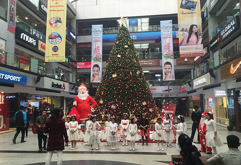 MGF Metropolitan Mall Christmas Decorations pic
