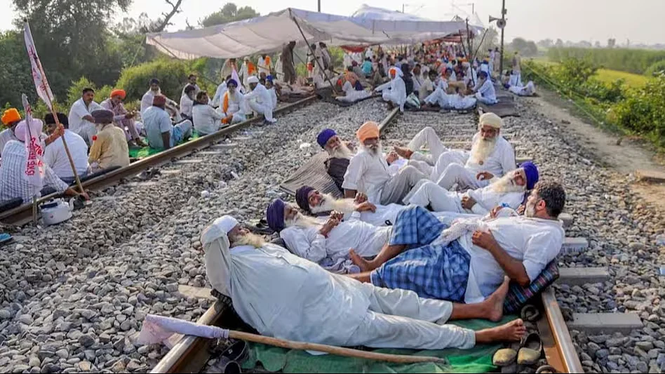 65cd72b56a35b farmers protest rail roko 151059990