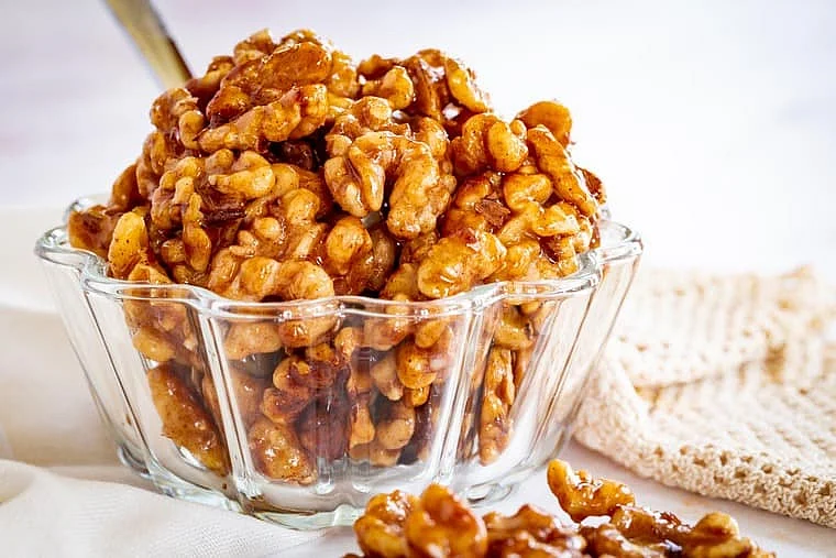 Honey Glazed Walnuts with Cinnamon