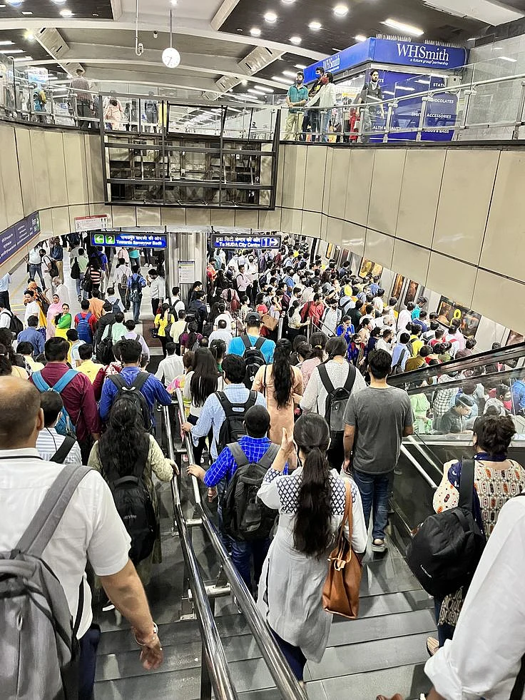 Hauz Khas Delhi Metro