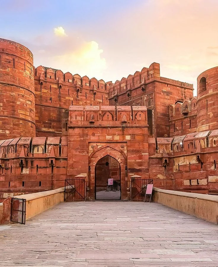 🕌 AgraFortSunrise 🇮🇳 Agra Fort Historic red…
