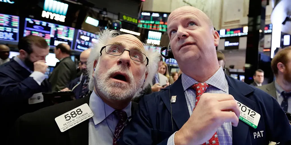 nyse traders looking up gasping