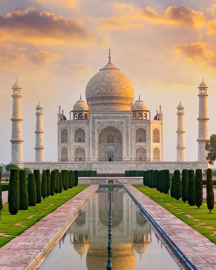 Taj Mahal ad Agra Uttar Pradesh India Tanarch