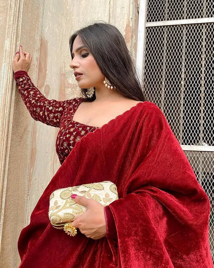 red velvet saree 5