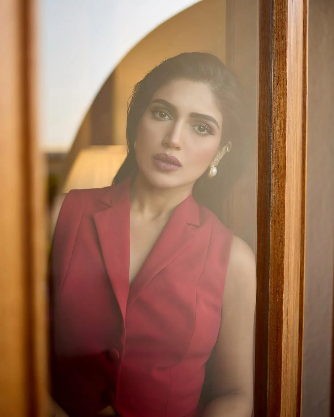 Log kehte hai red is the colour of anger to me its power Outfit rohitgandhirahulkhanna elevatepromotions Earrings goldenwindowCuff ishhaara ascend.rohank Stylist nidhijeswani Hair amehra16Photographer 2