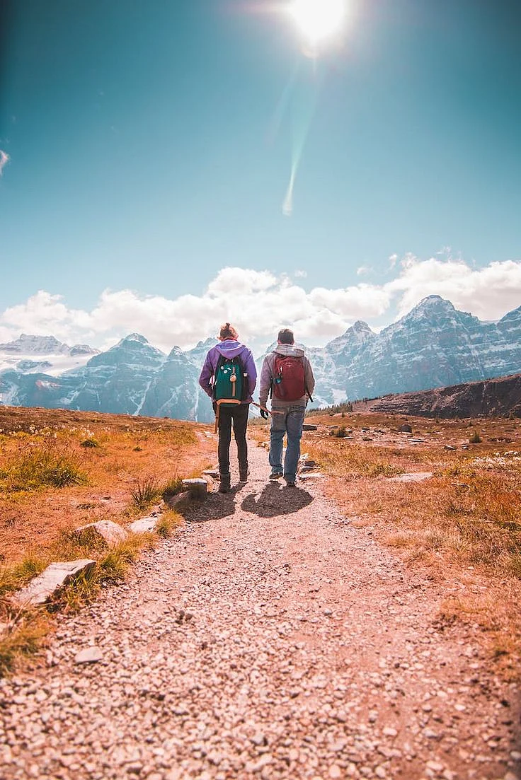 Who are our Friends We must choose wisely those that speak wisdom that comes from God into our lives This is not saying that we can’t interact with