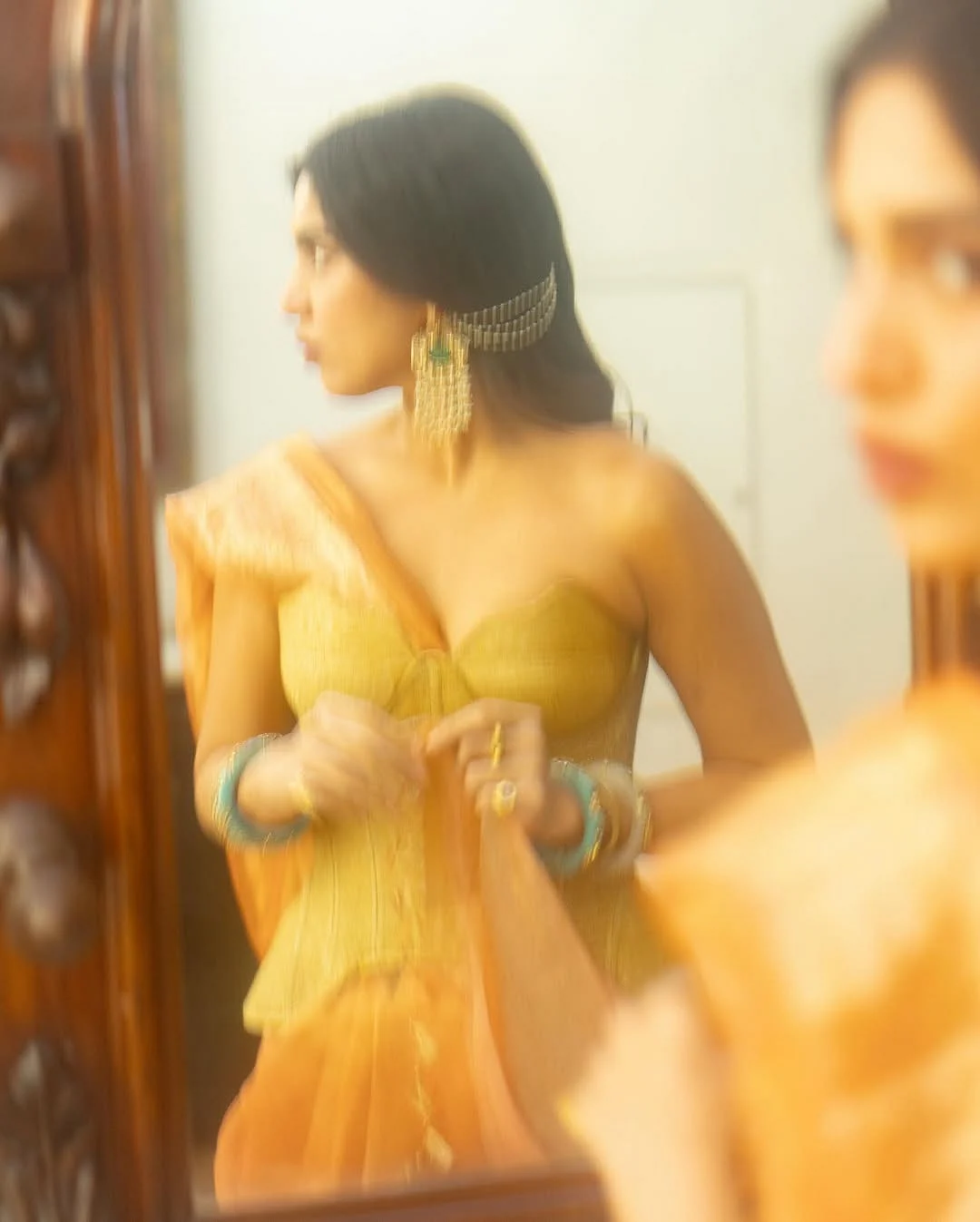 Mood .Last night in Hyderabad wearing that.antiquepiece corset paired with my Maa’s saree Earrings shriparamanijewels Bangles radiantbymadhulika anumerton Rings the.olio.stories shriparamanijewelsPh 2