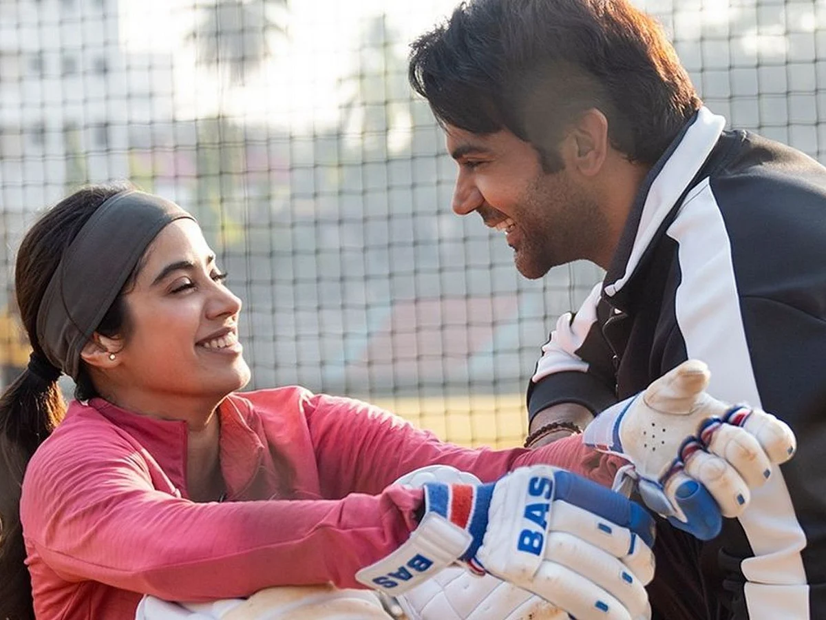 Mr and Mrs Mahi Heres how many crores Rajkummar Rao Janhvi Kapoor and others charged for the romanti