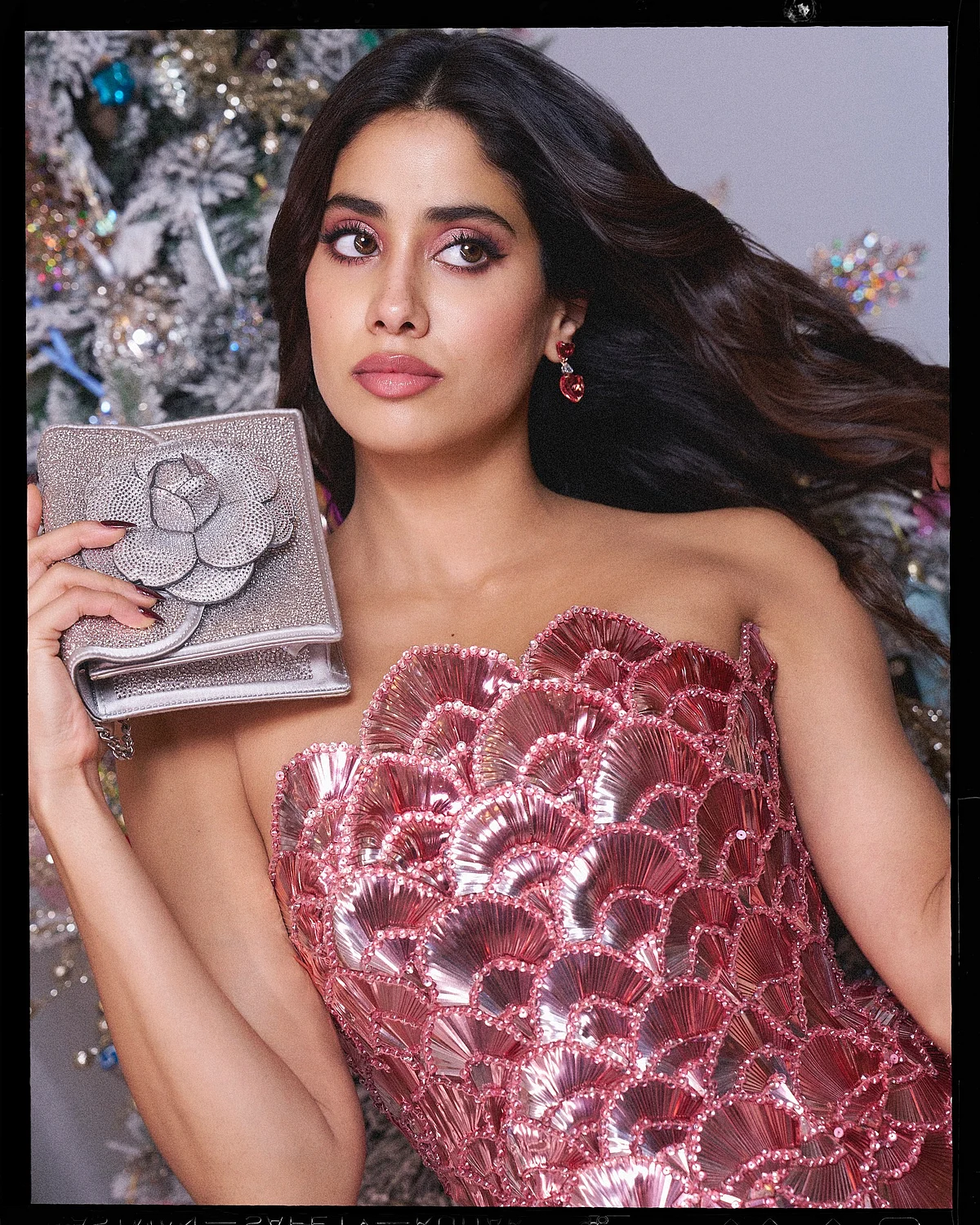 janhvikapoor173484414135284508599663330591231494329