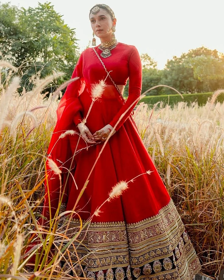 Taking to her IG handle Aditi Rao Hydari has