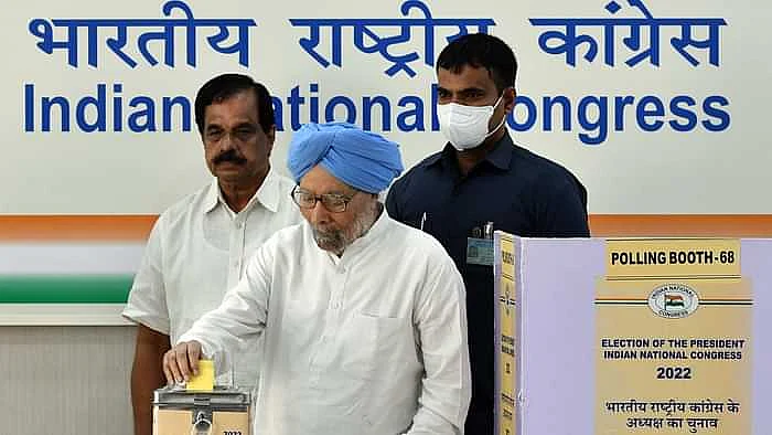 former pm manmohan singh passed away at age 92 in delhi aiims 68e81cd9e75625485ab59e66a2614960