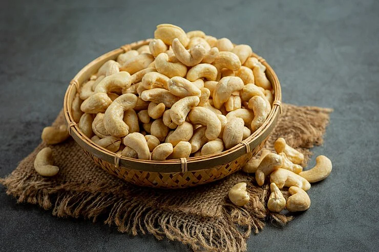 cashew 7