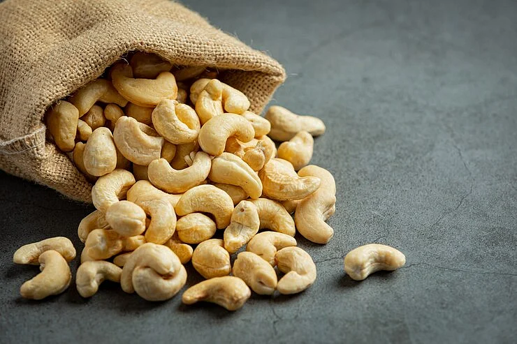 cashew 9