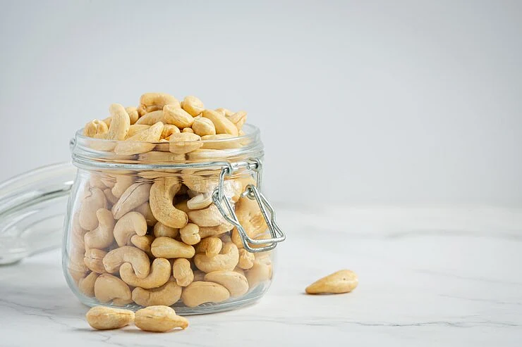 Cashew 4