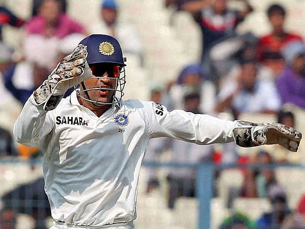 msdhoni hands 600 jpg 26 1474875244