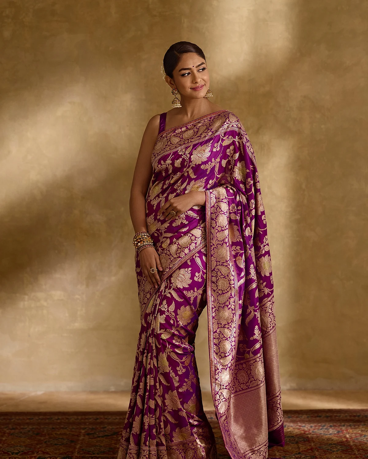 mrunalthakur173522549035316498419787491212658966811