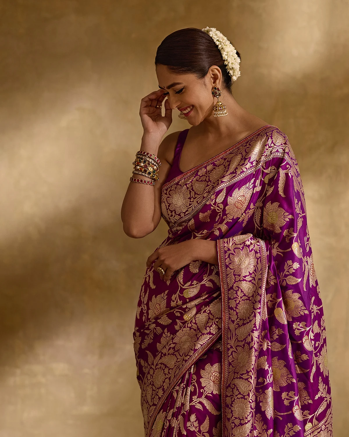 mrunalthakur173522549035316498420711965522658966811