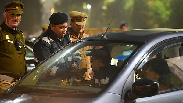 DelhiNoidaGurugramNewYeartrafficadvisory17355284589311735528459127