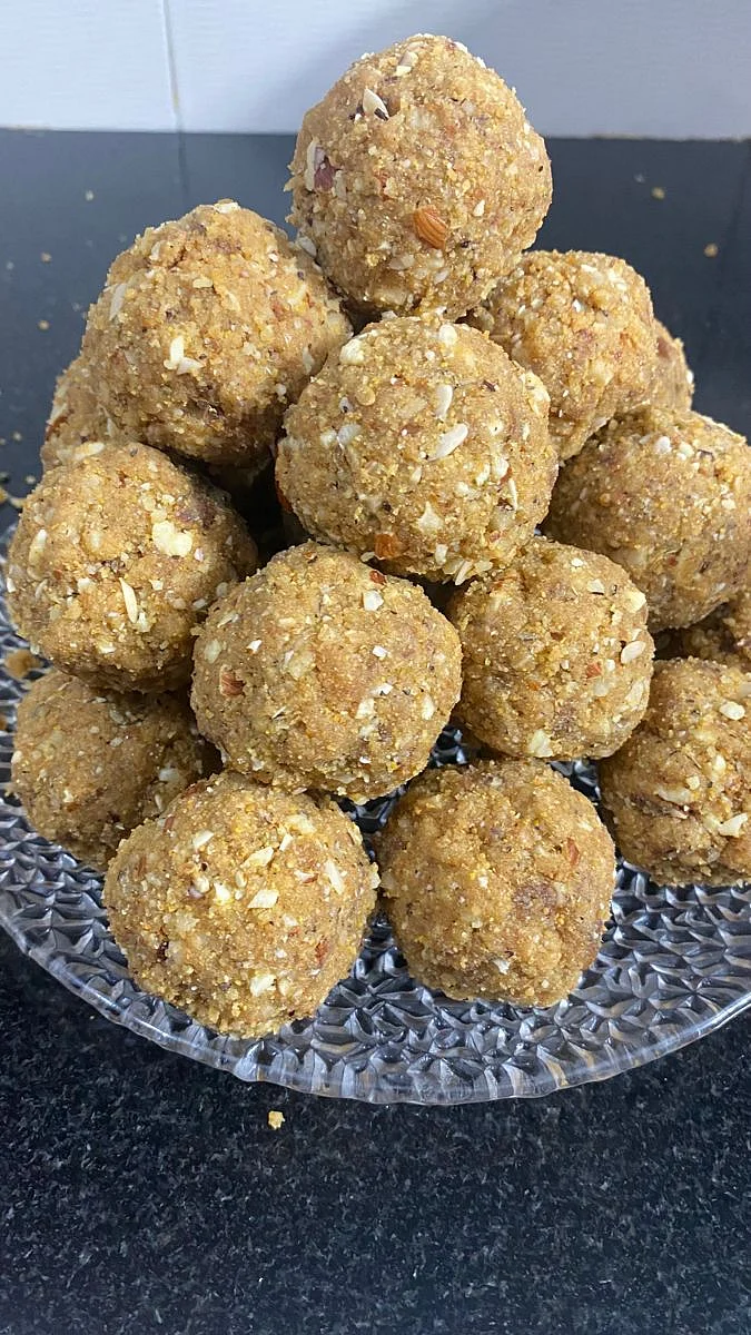gond ke laddu