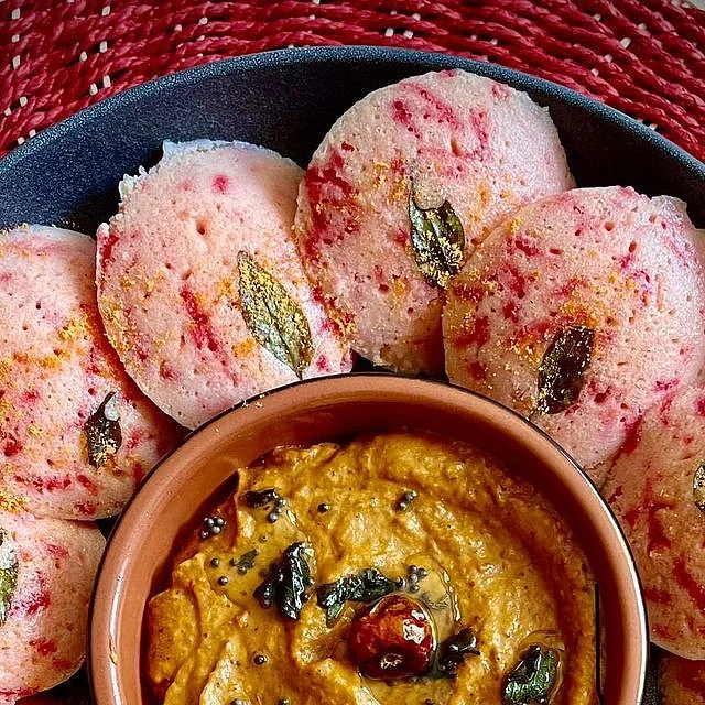 beetroot idli 3