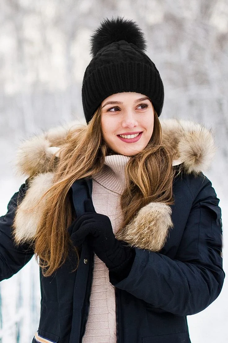Pom pom cap