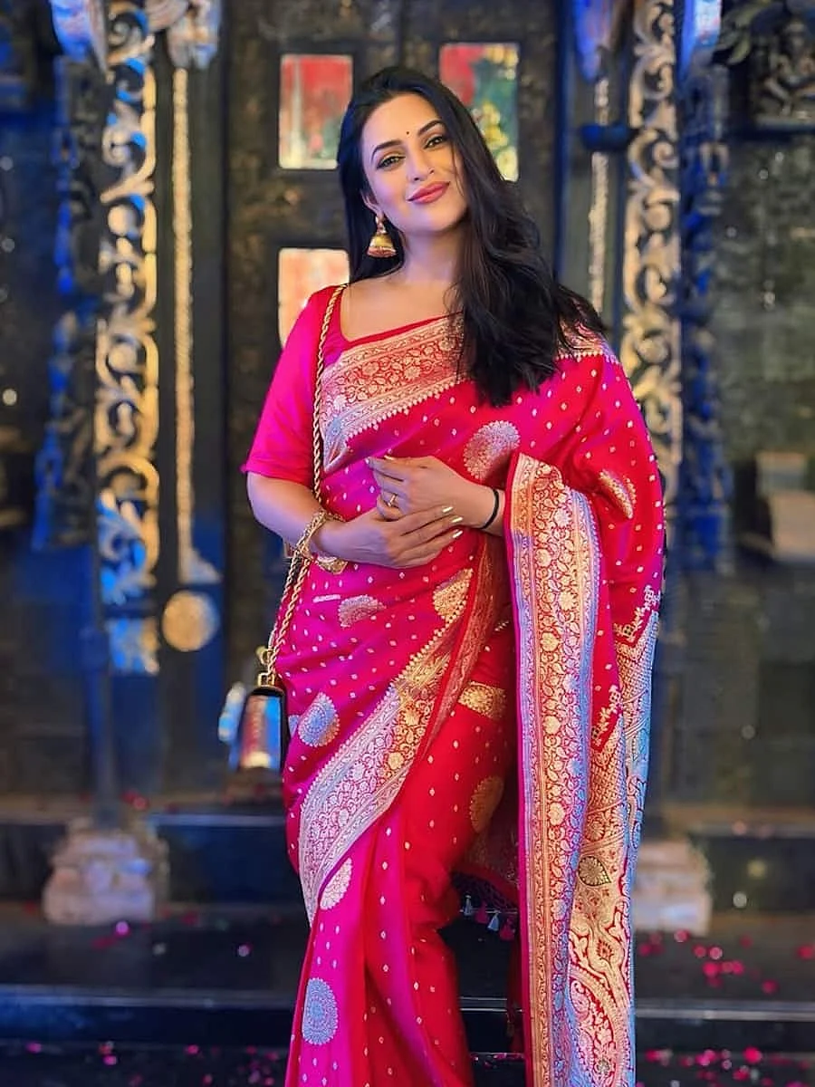 Divyanka Tripathi Saree 9