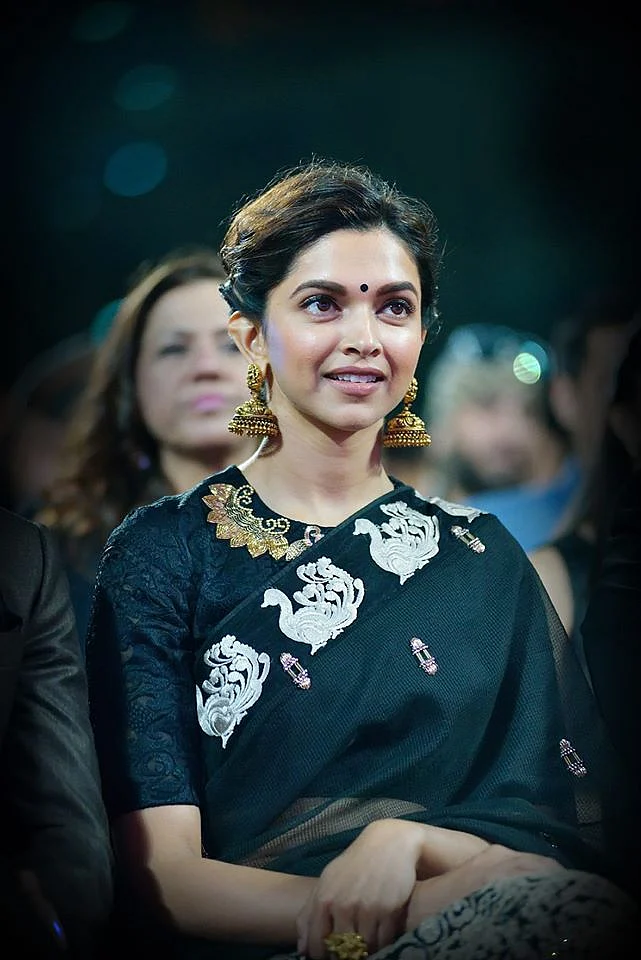 Deepika Padukone Earrings 4