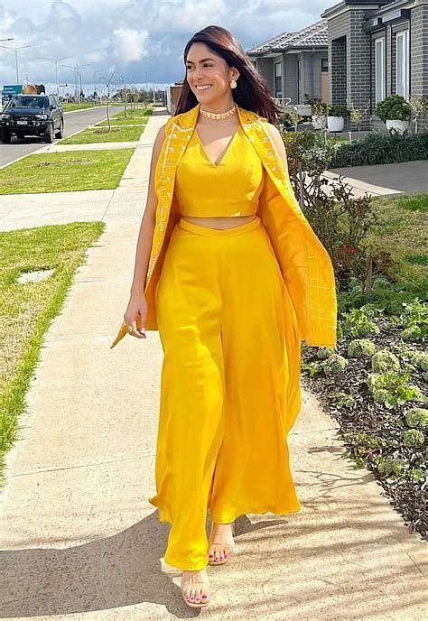 Outfits For Women For Haldi at Valeriebybee