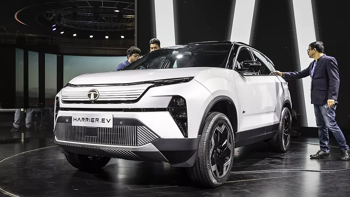 harrier ev exterior left front three quarter 8