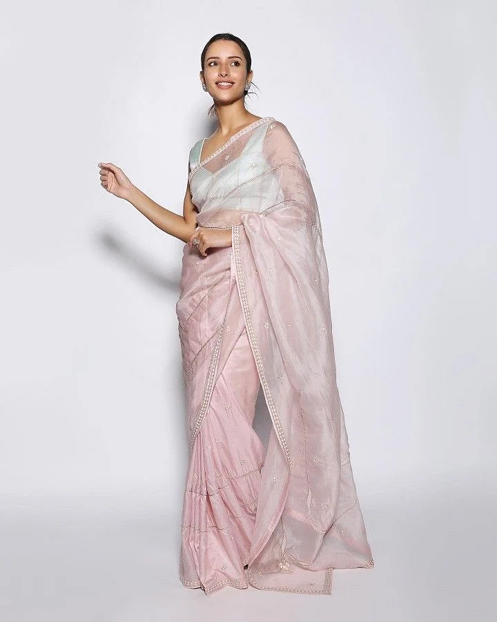 tripti dimri saree 5