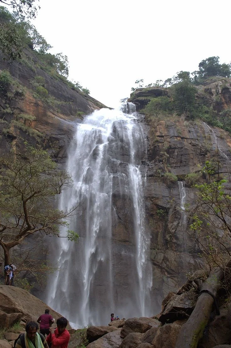 Aagaya Gangai Falls Kollimalai