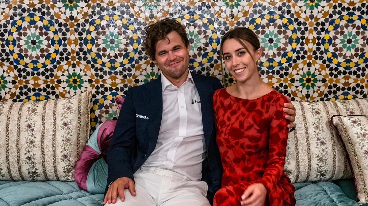 Magnus Carlsen with Ella Victoria Malone 24