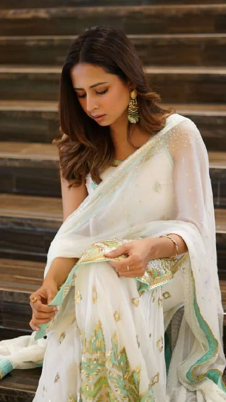 Sargun Mehta Suit 3