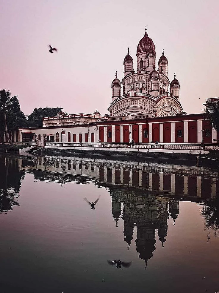 Visit Kolkata A Travel Guide to India Will Fly for Food