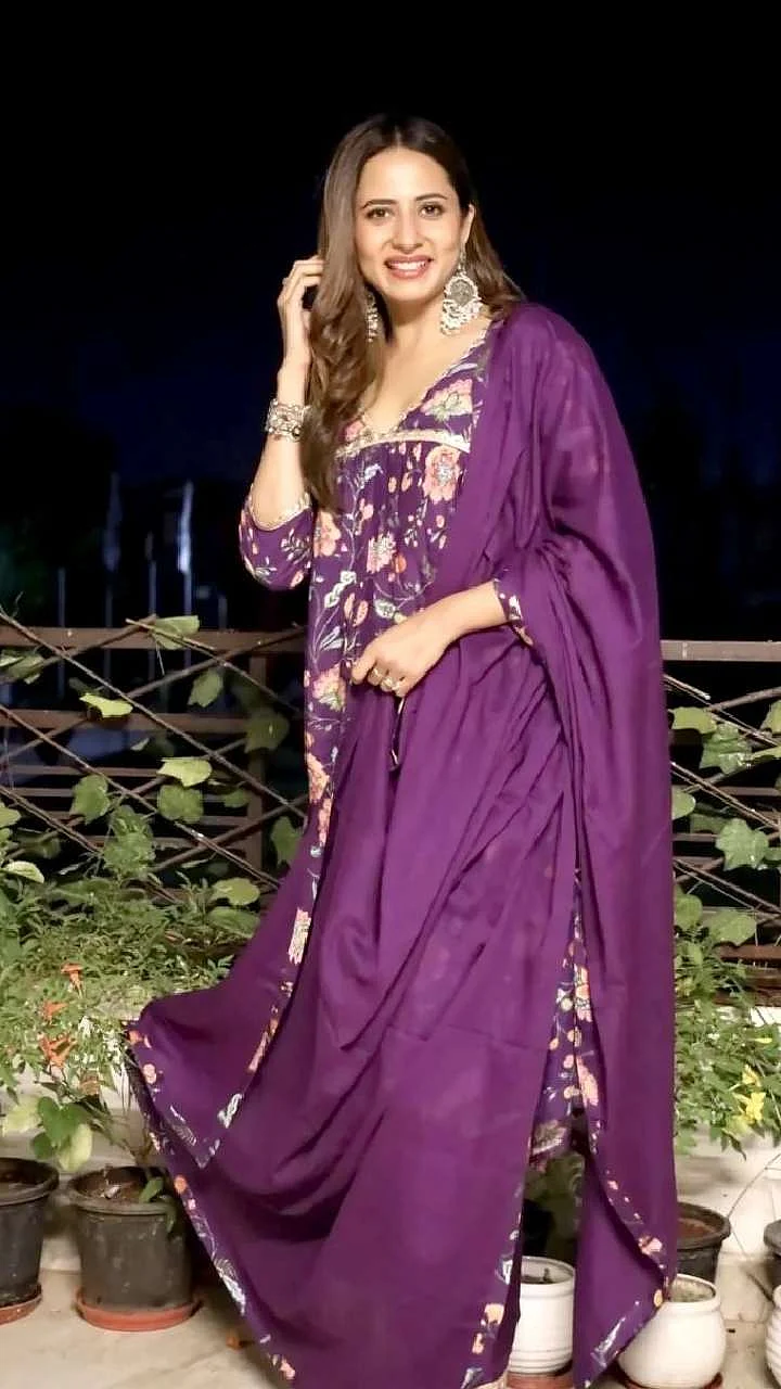 Sargun Mehta Suit 4