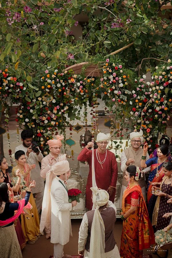 A Destination Wedding With Gorgeous Mandap A Bride Who Wore Ancestral Jewellery