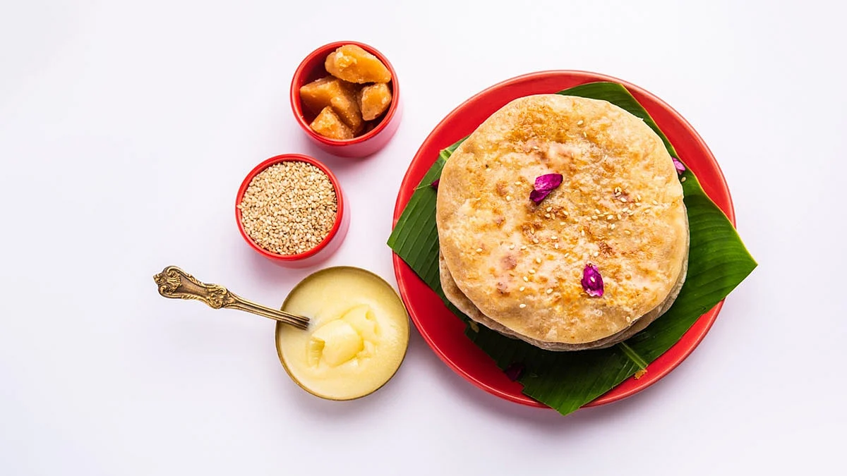 तिल गुड़ पराठा