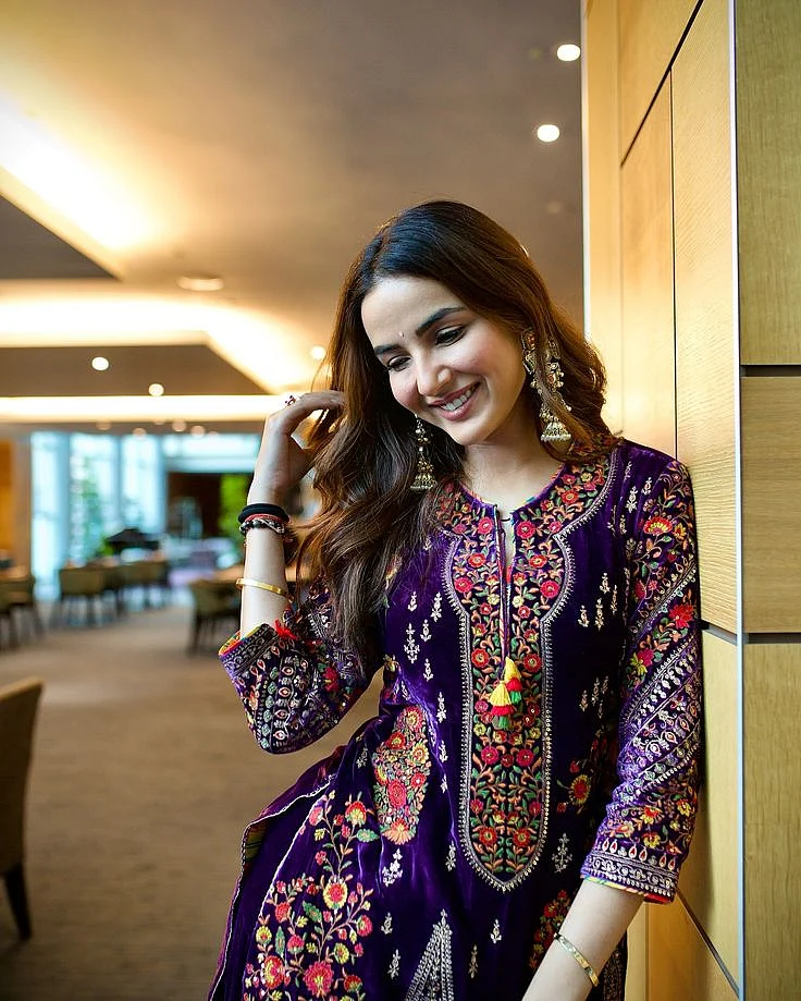 jasmine bhasin 9