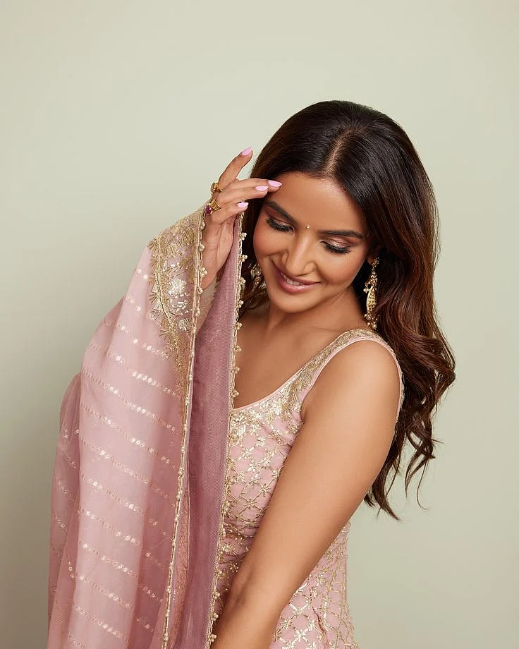 jasmine bhasin 5